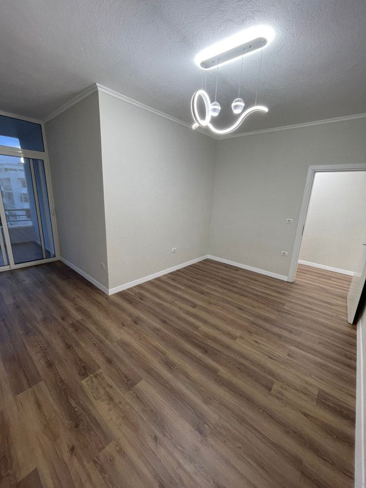 SHITET APARTAMENT 2+1 ILIRIA PLAZH DURRES 108000 EURO