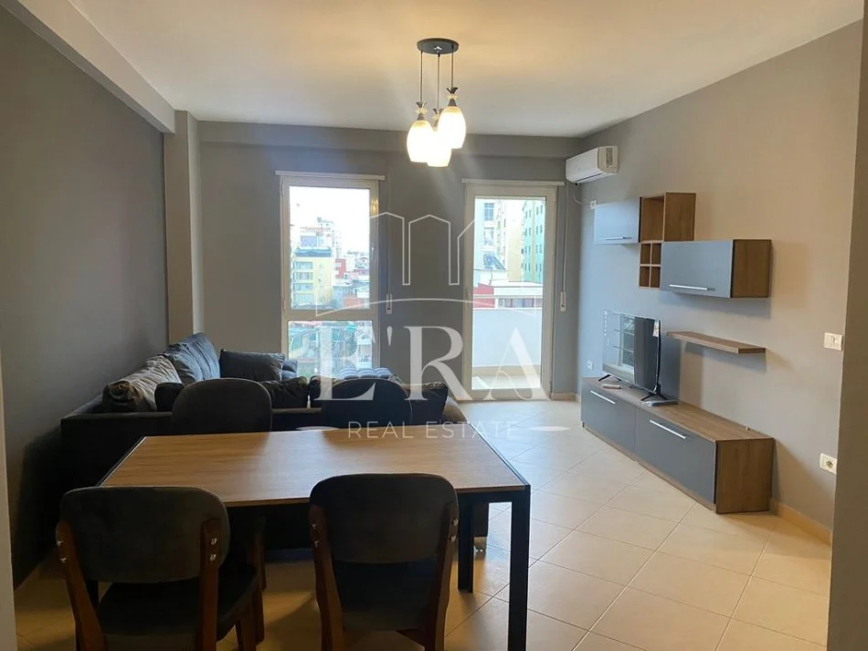 Durres, jepet me qera apartament 2+1 Kati 4, 100 m² 420 € (Ish Rajoni i policise)