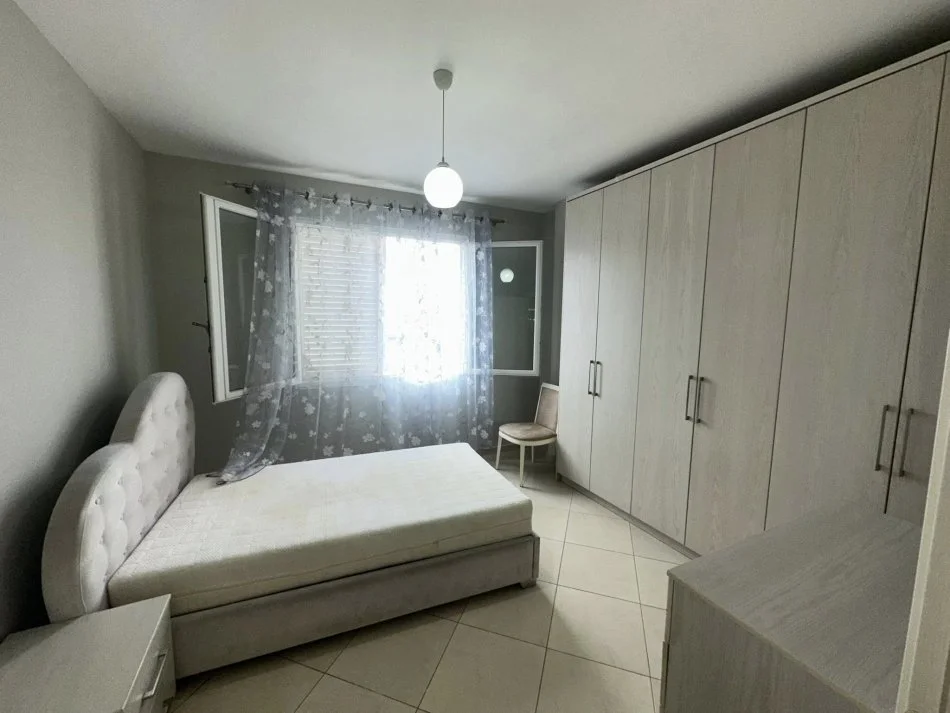 Shqiperi, jepet me qera apartament 2+1+Ballkon Kati 5, 399 € 