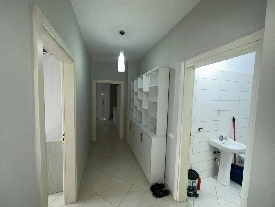 Shqiperi, jepet me qera apartament 2+1+Ballkon Kati 5, 399 € 