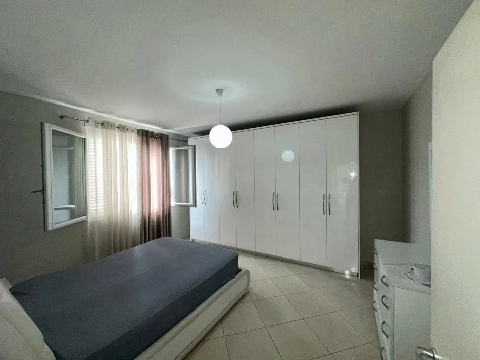 Shqiperi, jepet me qera apartament 2+1+Ballkon Kati 5, 399 € 