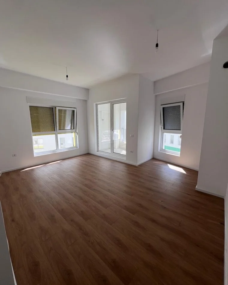 Tirane, shitet apartament 1+1 Kati 5, 65 m² 103.000 € (ali demi)