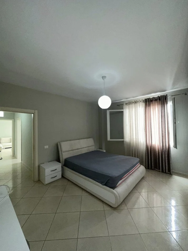 Shqiperi, jepet me qera apartament 2+1+Ballkon Kati 5, 399 € 