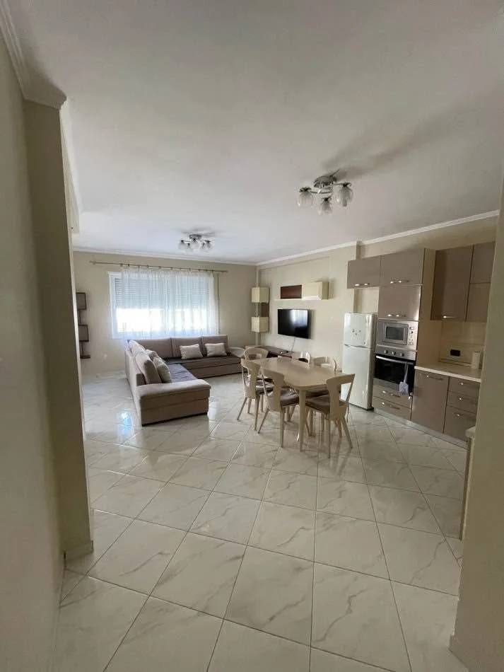 Tirane, jepet me qera apartament 2+1+Ballkon Kati 3, 97 m² 450 € (Shefqet Kuka Fresk)