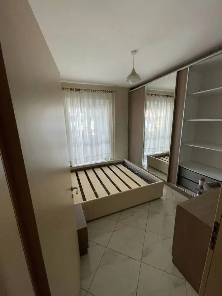 Tirane, jepet me qera apartament 2+1+Ballkon Kati 3, 97 m² 450 € (Shefqet Kuka Fresk)