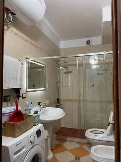 Tirane, jepet me qera apartament 2+1 Kati 3, 110 m² 600 € (Kompleksi Halili)