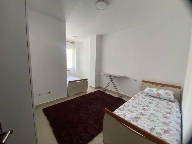 Tirane, jepet me qera apartament 2+1+BLK Kati 4, 90 m² 600 Euro (prane Vodafonit)