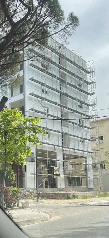 Mali Robit, shitet apartament 1+1 Kati 1, 60 m² 99.900 € (Mali i Robit)