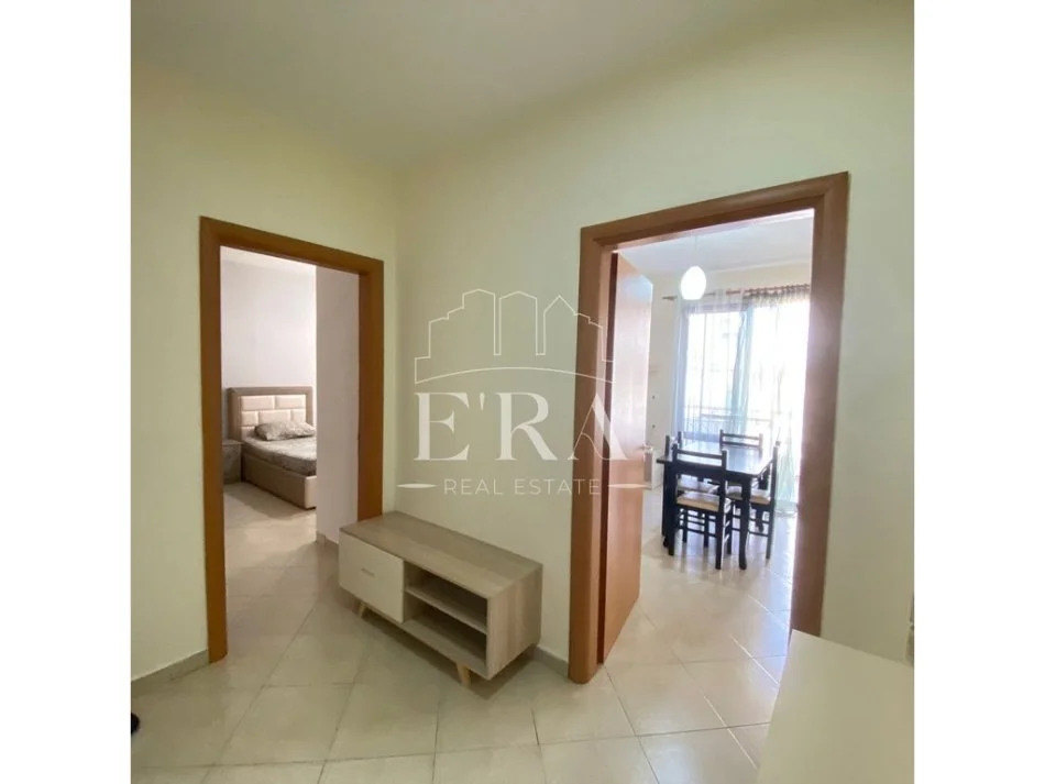 Durres Plazh, jepet me qera apartament ne plazh 1+1+Ballkon Kati 6, 350 € (Rrota Kuqe)