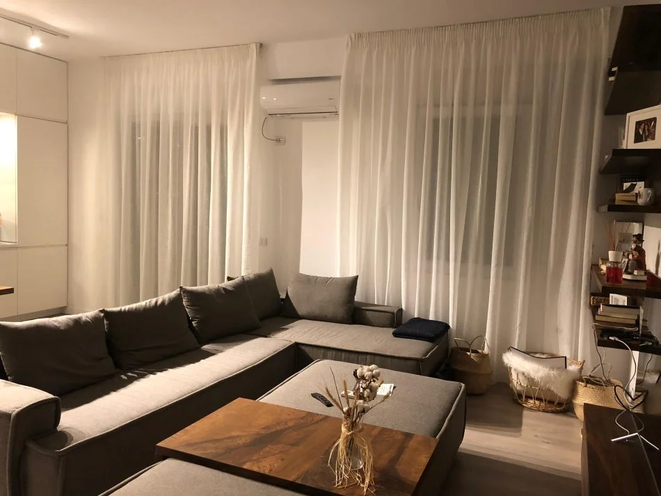 Tirane, jepet me qera apartament 1+1+Ballkon , 699 € (Perball Paravotit, Kopshti Zologjik)