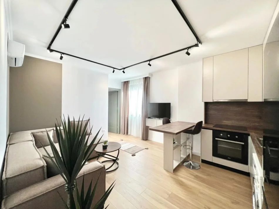 Tirane, shitet apartament 1+1 , 130 m² 350.000 € 