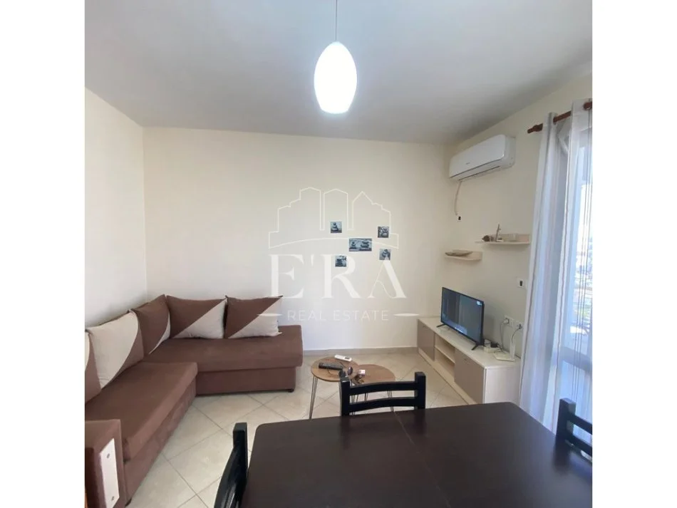 Durres Plazh, jepet me qera apartament ne plazh 1+1+Ballkon Kati 6, 350 € (Rrota Kuqe)