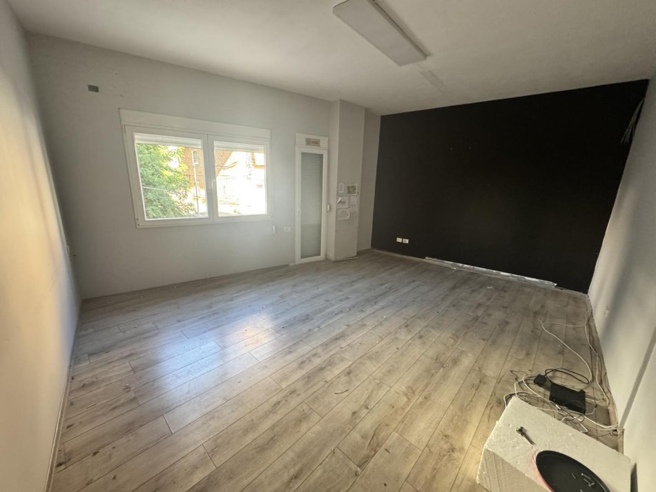TE MYSLYM SHYRI JAPIM ME QERA 2 APART NGA 1+1 PER ZYRE DHE/OSE BANIM, 500 Euro/secili