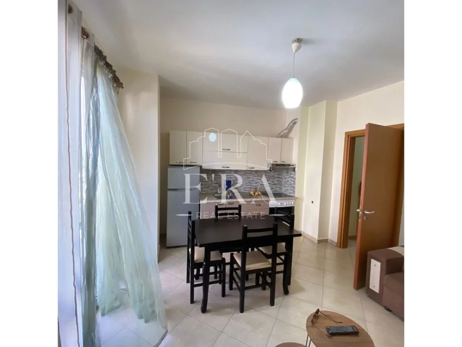 Durres Plazh, jepet me qera apartament ne plazh 1+1+Ballkon Kati 6, 350 € (Rrota Kuqe)