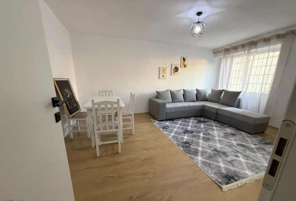 Tirane, jepet me qera apartament 1+1 Kati 2, 60 m² 500 € (rruga Bardhyl)