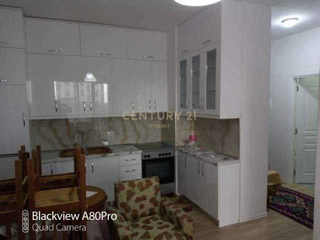 Tirane, jepet me qera apartament 1+1+BLK Kati 4, 65 m² 350 Euro (Rruga Kongresi i Manastirit Tirana, Albania)