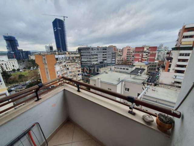Tirane, shitet apartament 1+1+BLK Kati 8, 75 m² 120.000 Euro (9 Kateshet)