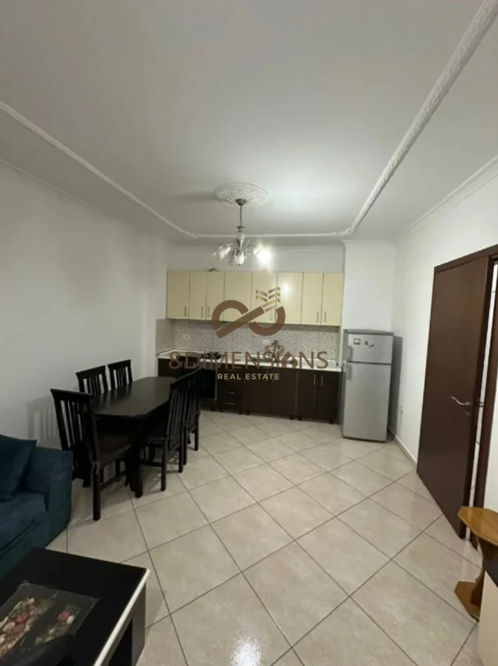 Tirane, jepet me qera apartament 2+1 Kati 2, 100 m² 600 € (astir)