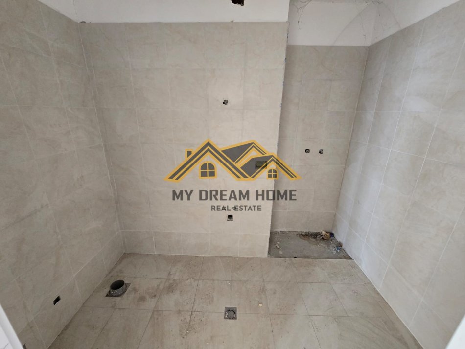 Durres, shitet apartament 2+1 Kati 6, 118 m² 240.000 € (Vollga)