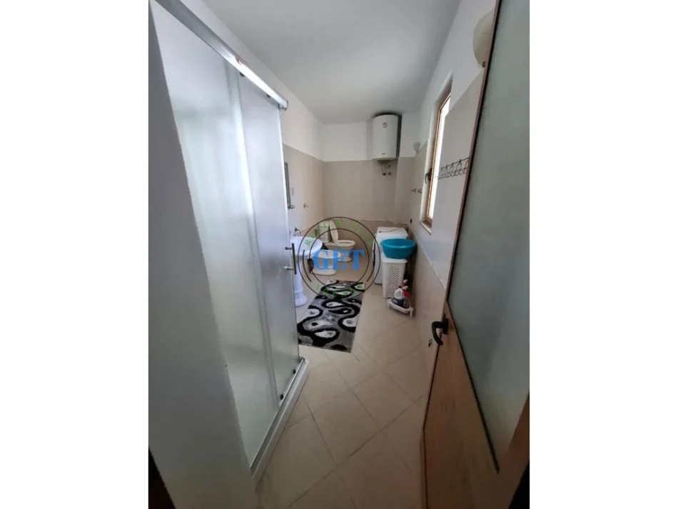 Durres, jepet me qera apartament 1+1+Ballkon Kati 2, 85 m² 350 € (Spitali,Durres)