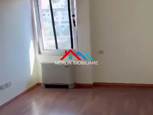 Tirane, jepet me qera apartament 3+1+Ballkon Kati 5, 112 m² 1.300 € (RRUGA FATMIR HAXHIU,GALERIA ETC)
