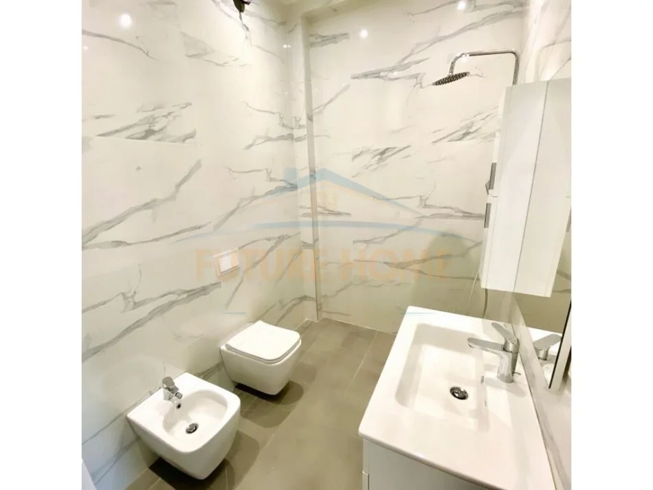 Tirane, jepet me qera apartament 2+1 Kati 21, 100 m² 1.170 € (RRUGA KAVAJES)