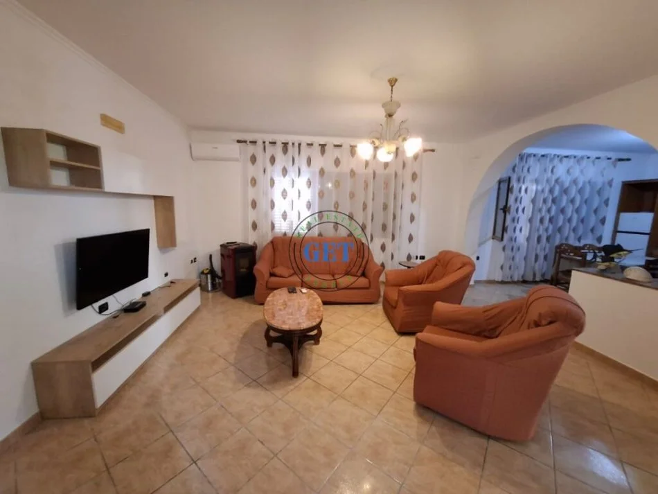 Durres, jepet me qera apartament 1+1+Ballkon Kati 2, 85 m² 350 € (Spitali,Durres)