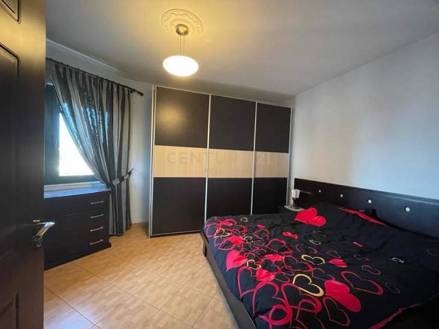 Tirane, shitet apartament 3+1 Kati 4, 82.000 Euro (Kompleksi Lugano, Fresku.)