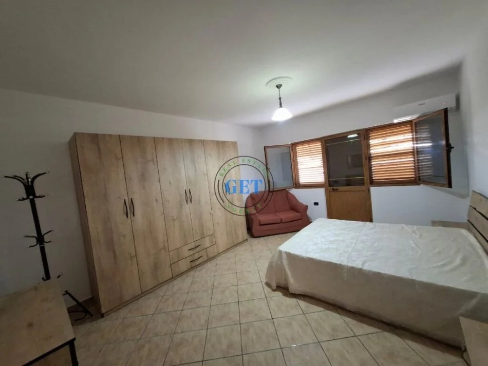 Durres, jepet me qera apartament 1+1 Kati 2, 85 m² 350 € (Spitali, Durres)