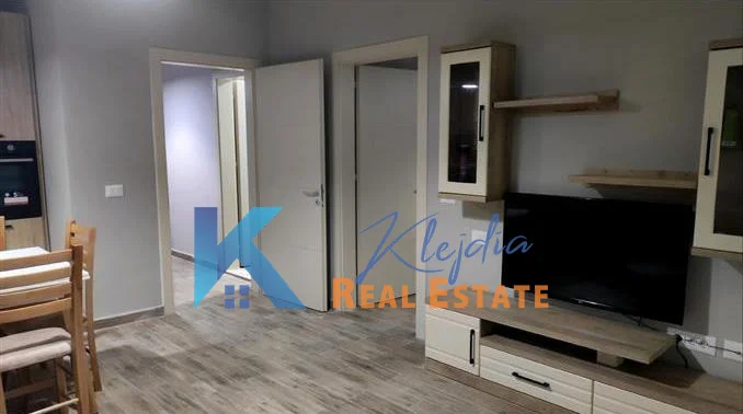 Tirane, jap me qera apartament 1+1+Ballkon Kati 6, 78 m² 550 € (Fusha e Aviacionit)