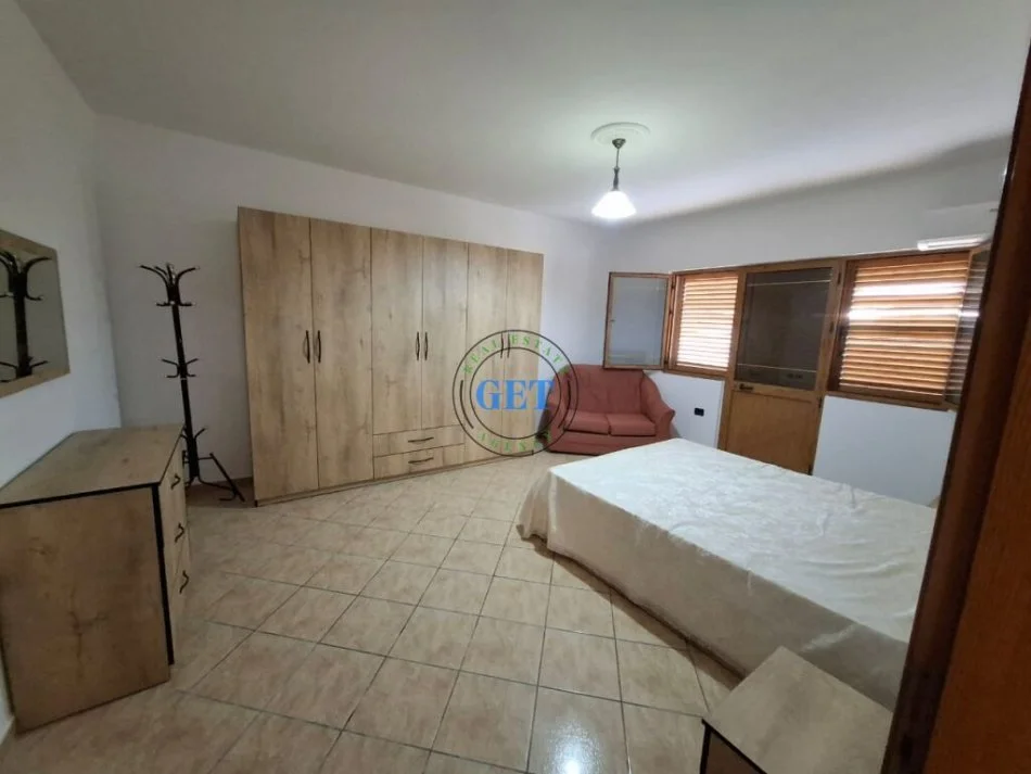 Durres, jepet me qera apartament 1+1 Kati 2, 85 m² 350 € (Spitali, Durres)
