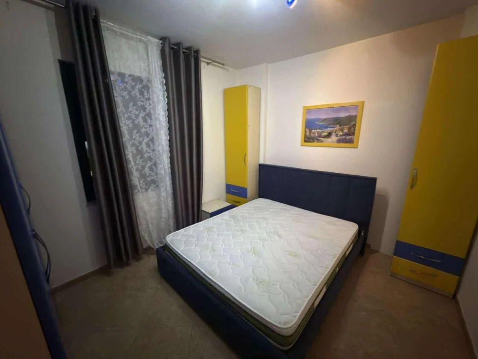 Tirane, jepet me qera apartament 2+1 Kati 7, 91 m² 450 € (UNAZA E RE)