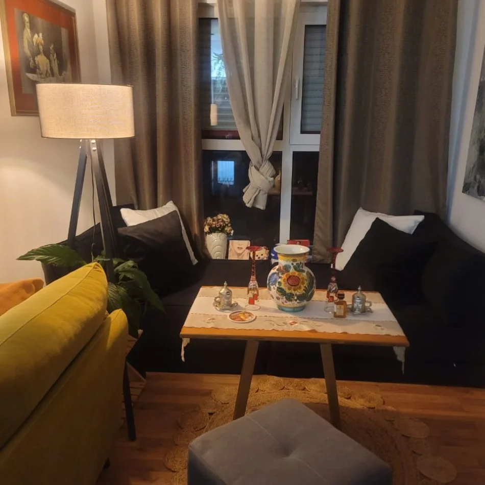 Tirane, shitet apartament 2+1+Ballkon , 82 m² 130.000 € (ALI DEMI)