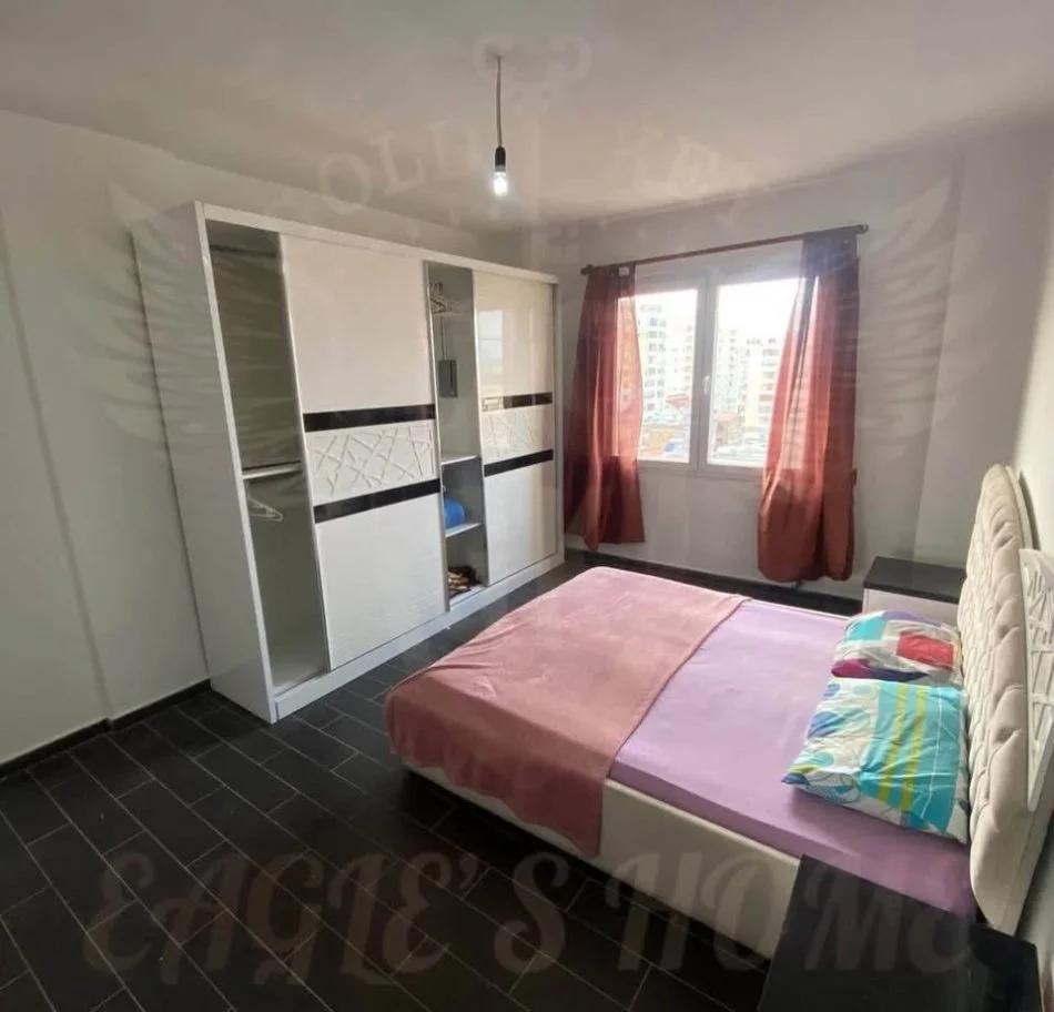 Durres, jepet me qera apartament 1+1+Ballkon Kati 7, 90 m² 299 € (Tek Vodafoni,Stacioni Trenit Durres)