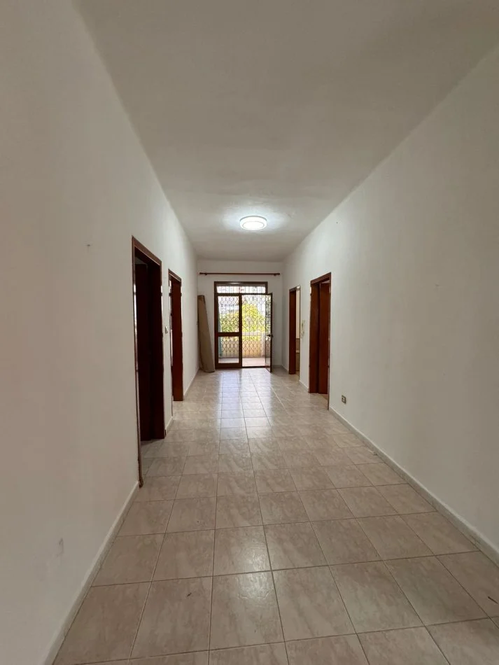 Durres, jepet me qera shtepi 2+1+2 Kati 2, 100 m² 400 € (STACIONI TRENIT DURRES!)