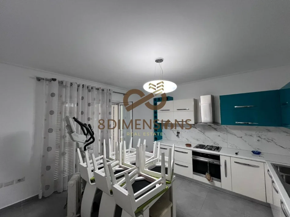 Tirane, jepet me qera Vile 3 Katshe Kati 0, 220 m² 1.500 € (kodra e priftit)