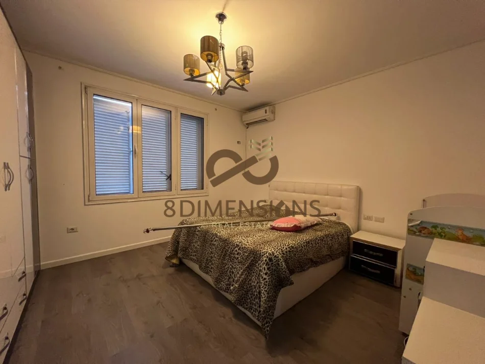 Tirane, jepet me qera Vile 3 Katshe Kati 0, 220 m² 1.500 € (kodra e priftit)