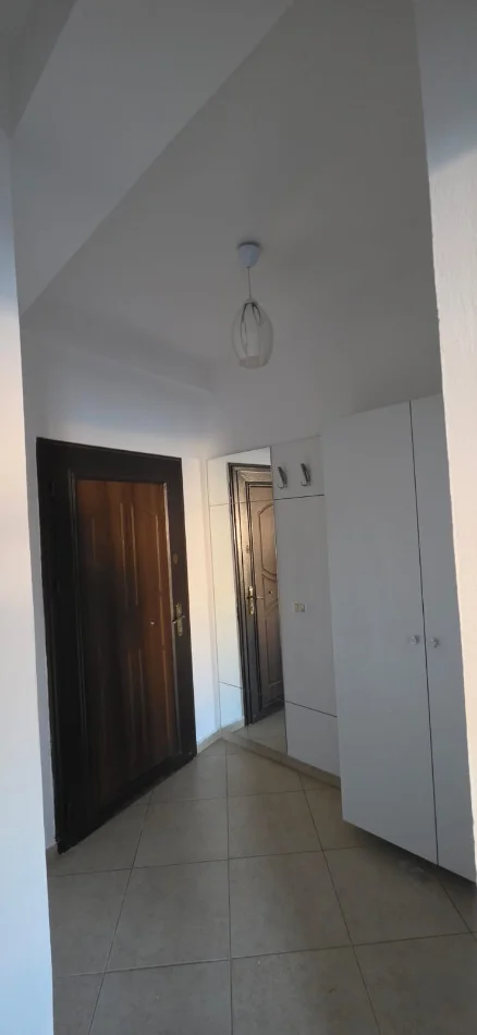 Tirane, jepet me qera apartament 1+1+Ballkon Kati 7, 63 m² 400 € (Fabrika e miellit)