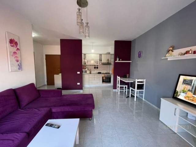 Tirane, jepet me qera apartament 1+1+BLK Kati 7, 70 m² 400 Euro