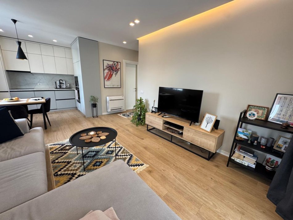 Tirane, shitet apartament 2+1 , 93 m² (Liqeni i Thate)
