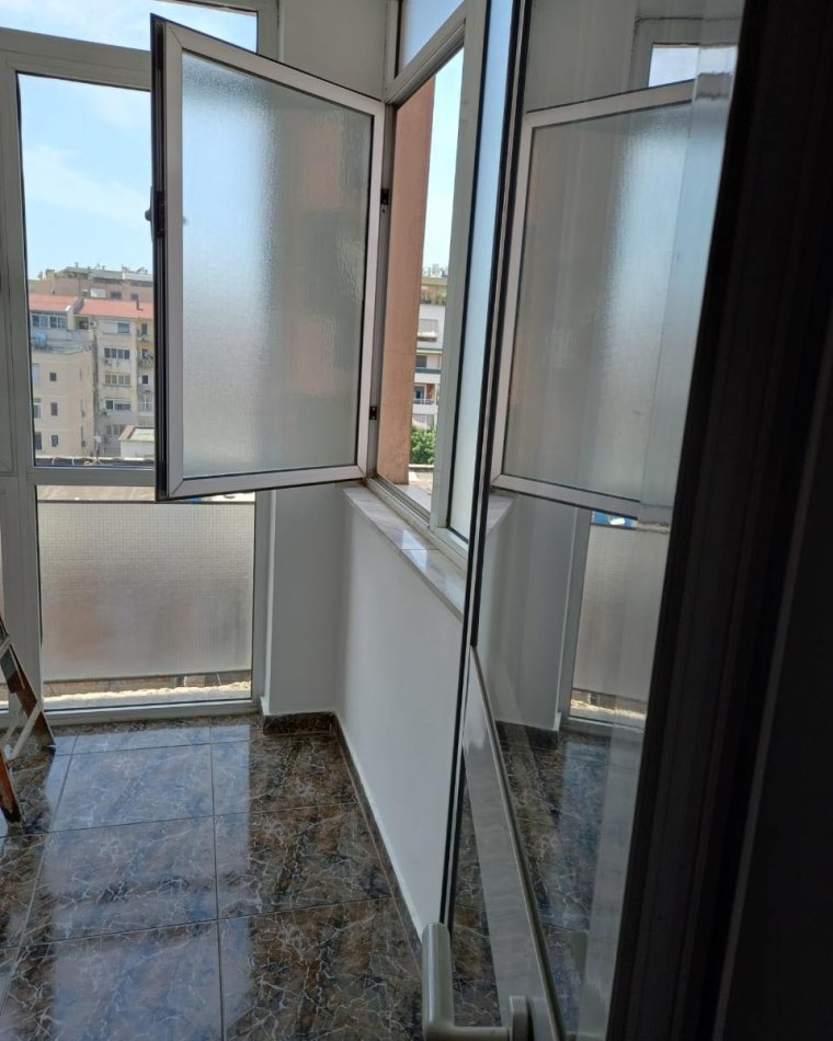 Tirane, jepet me qera apartament 2+1+Aneks Kati 6, 90 m² 600 € (RR. Him Kolli prane Myslym Shyrit)