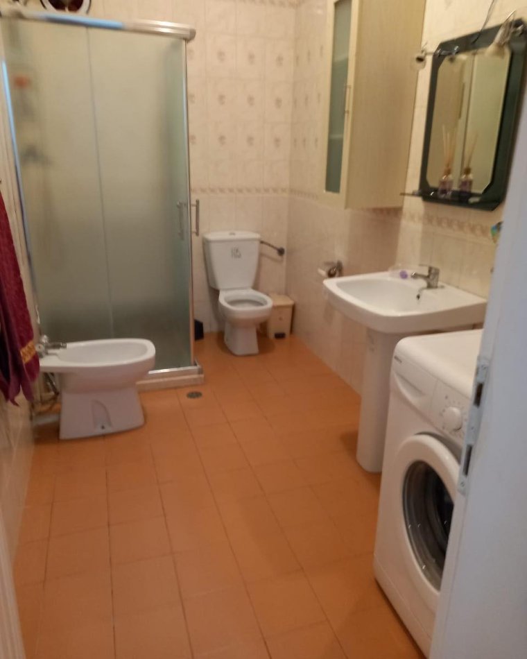 Tirane, jepet me qera apartament 2+1+Aneks Kati 6, 90 m² 600 € (RR. Him Kolli prane Myslym Shyrit)