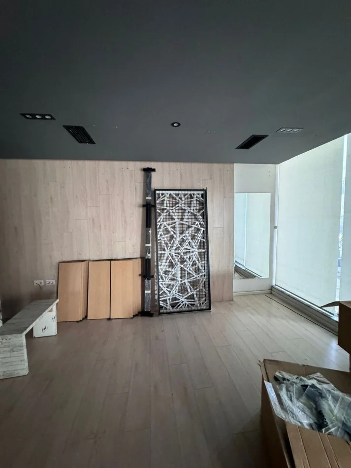 Tirane, jepet me qera ambjent biznesi Kati 2, 140 m² 1.200 € (rruga Muhamed Gjollesha)