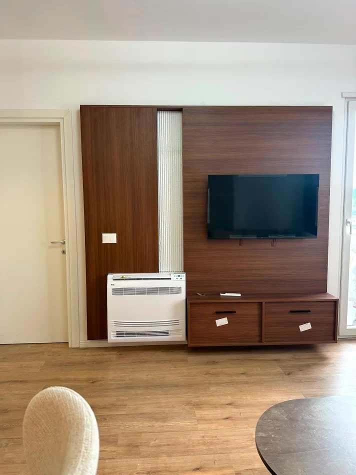 Tirane, jepet me qera apartament 1+1 Kati 7, 60 m² 450 € (Univers City)