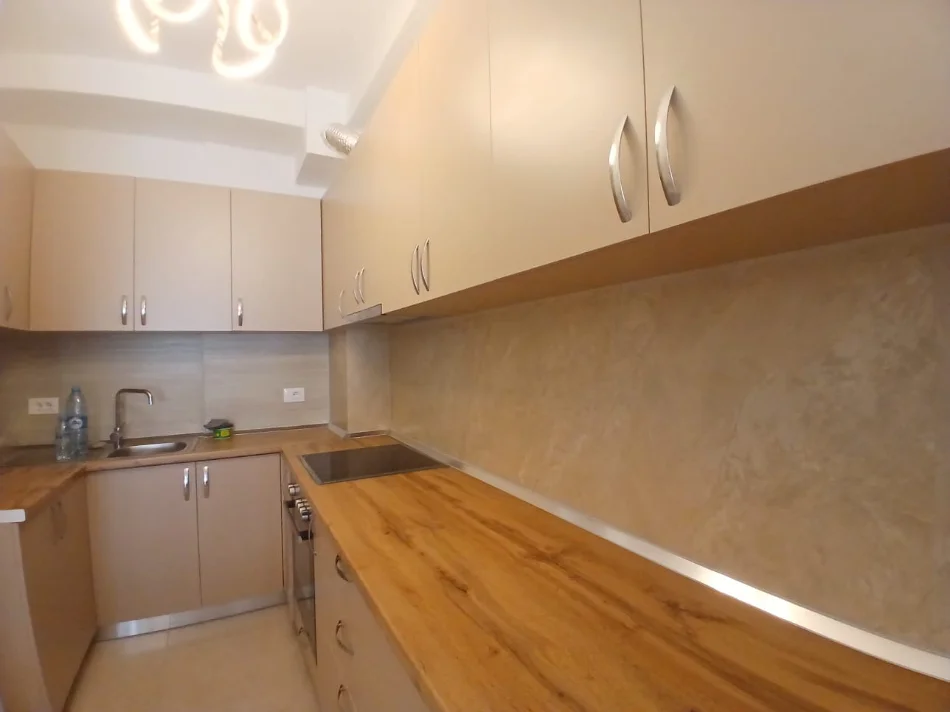 Tirane, jepet me qera apartament 1+1 Kati 3, 64 m² 550 € (Don Bosko)