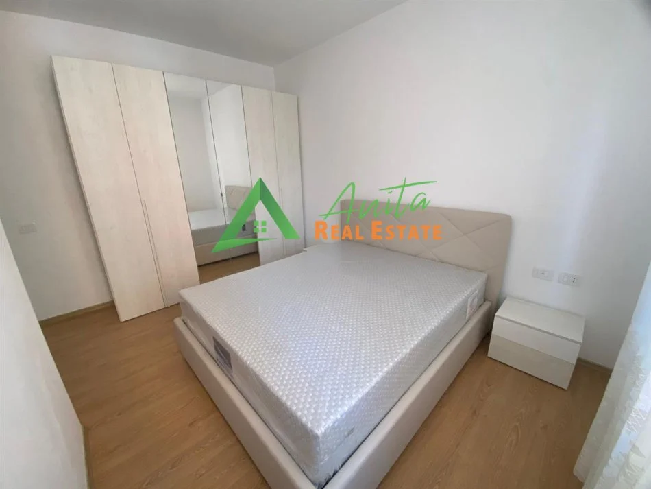Tirane, jepet me qera apartament 2+1+Ballkon Kati 3, 100 m² 600 € (Rruga e Dibres)