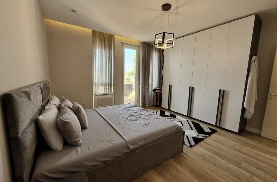 Tirane, shitet 2+1+Aneks+Ballkon , 149 m² 290.000 € (Kopshti zoologjik)