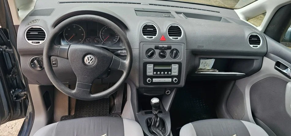 Tirane, Shitet Makine VOLKSWAGEN Nafte, Gri  Erret manuale me Kondicioner 4.950 €