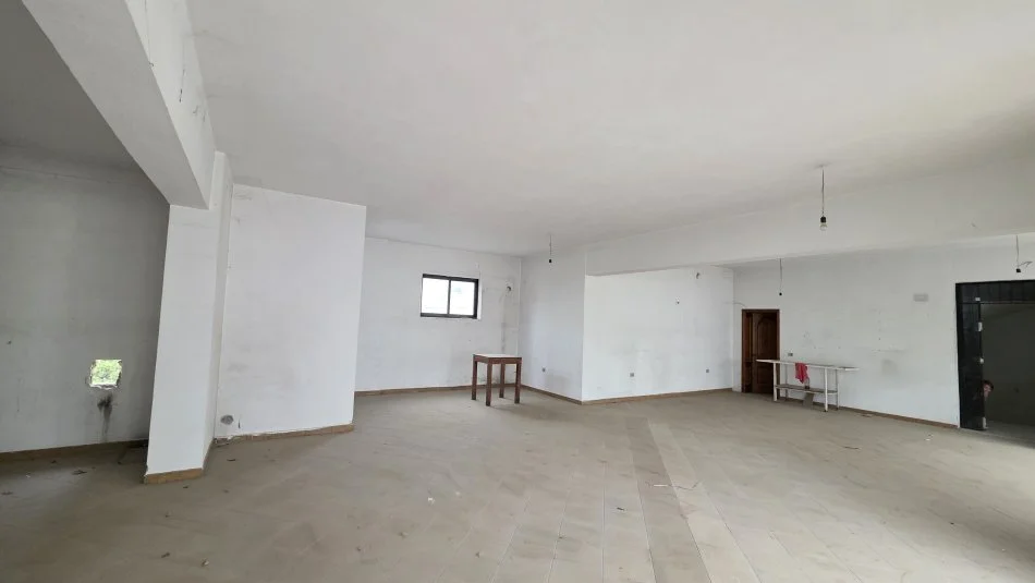 Vlore, shitet Vile 3 Katshe , 300.000 € (Rruga ali demi)