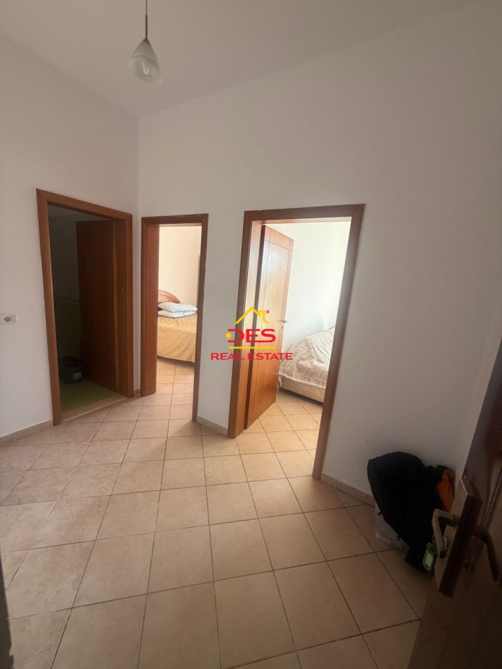 Vlore, jepet me qera apartament 1+1+Ballkon Kati 1, 70 m² 300 € (Orikum)